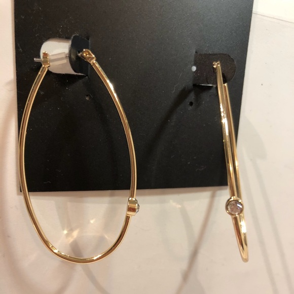 Tahari earrings - Picture 3 of 3